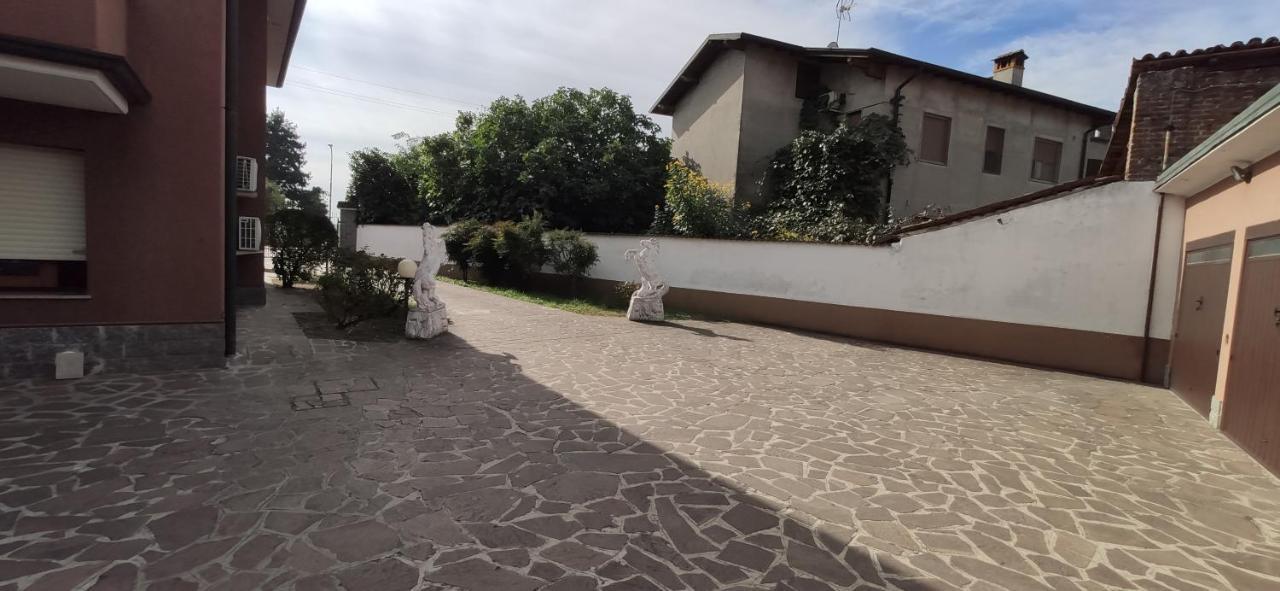 Villa Gaudi Cornegliano Laudense Екстериор снимка